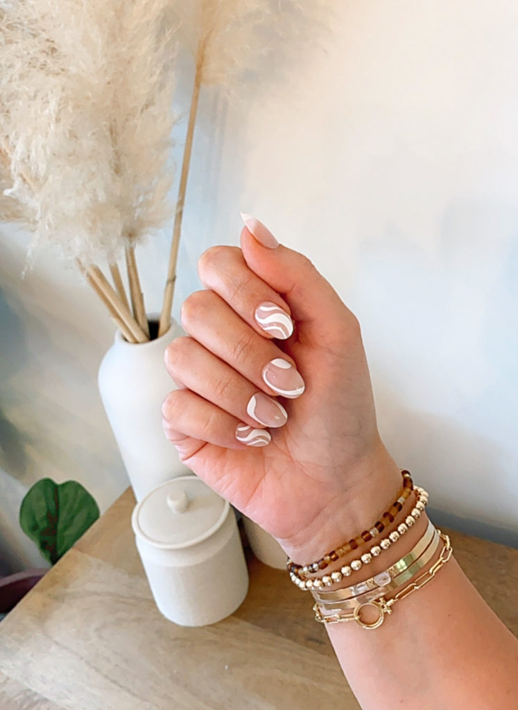 Static Nails Sway in white on hand