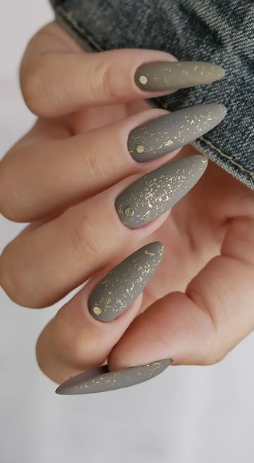 Gold Sparkle nail