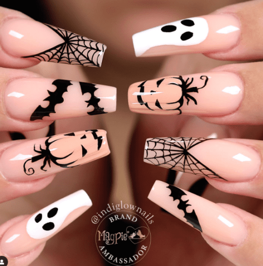 Halloween nail art