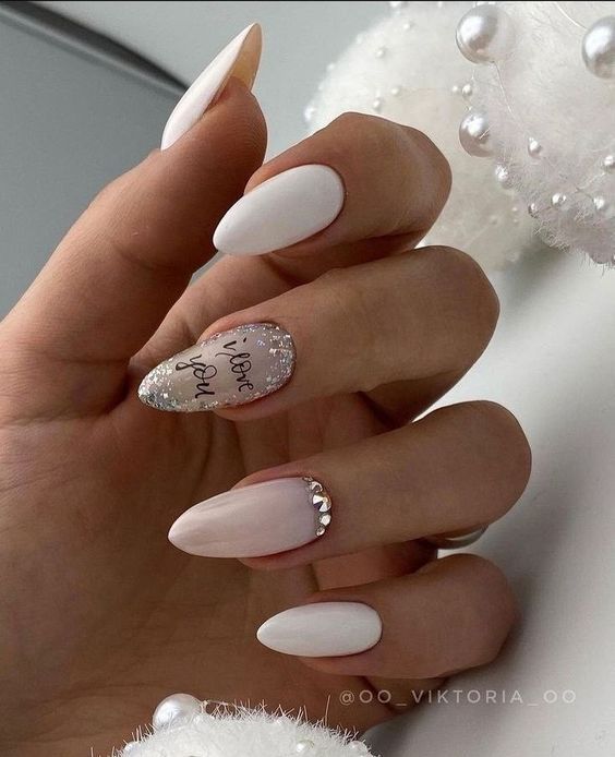 31 Gorgeous Bachelorette Nail Ideas